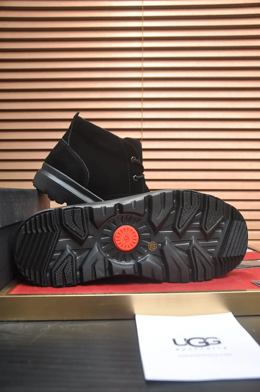 Men's shoes 💰500💶【UGG】(full genuine wool lining) Please pay attention to the quality of the original order and compare the thickness of the wool 🏮🏮Hot style Martin boots from Australia's warm luxury brand men's shoes, official website synchronization, Beckham men's style..., made of imported top-layer waxed cowhide, waxed toe, Australian real wool velvet lining Carefully sewn...Imported rubber Martin boots outsole (comfortable, soft and wear-resistant). I really like the quality...Exquisite workmanship, you can't put it down once you see it. Code number 39-44